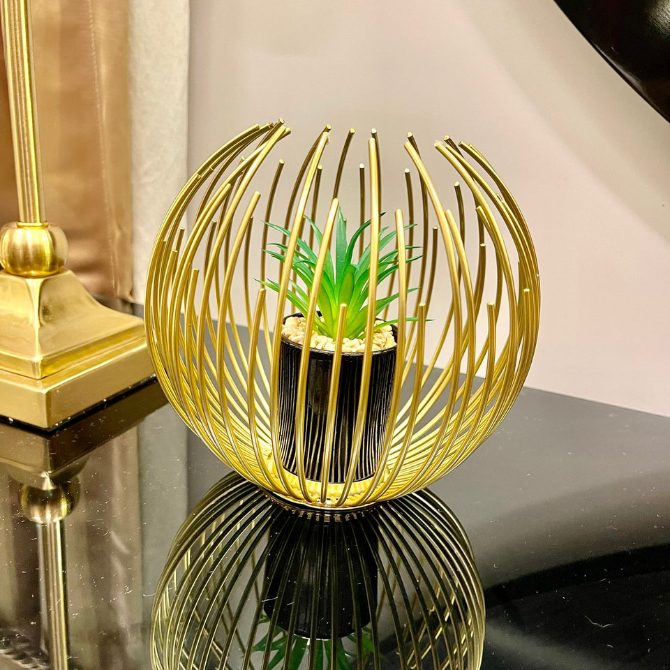 🌎✨Metallic Golden Globe Décor with Planter | Luxury Laser-Cut Elegance!