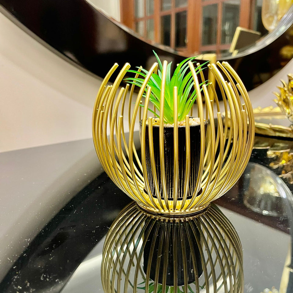 🌎✨Metallic Golden Globe Décor with Planter | Luxury Laser-Cut Elegance!