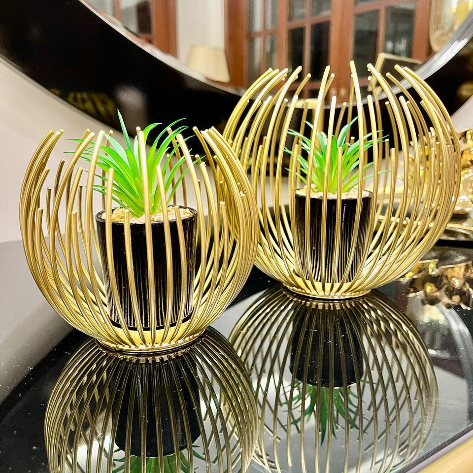 🌎✨Metallic Golden Globe Décor with Planter | Luxury Laser-Cut Elegance!